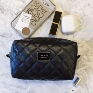 New Authentic Chanel Diamond Caviar Makeup pouch🖤
